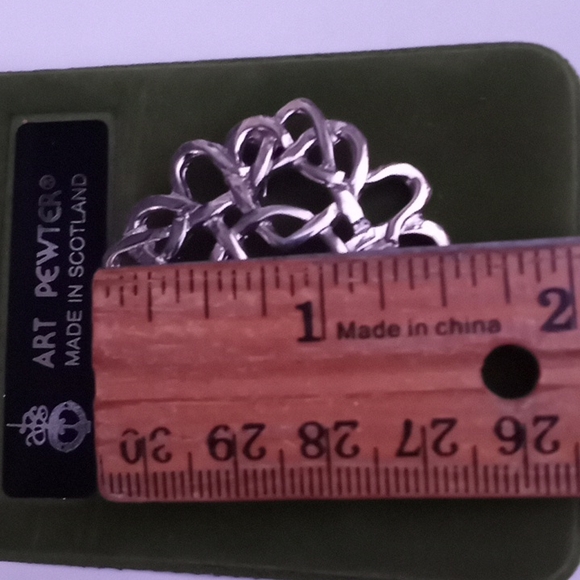 NIB 1996 Made in Scotland Solid Pewter Celtic Love Knot Four Mary's Brooch Pin - Picture 5 of 8